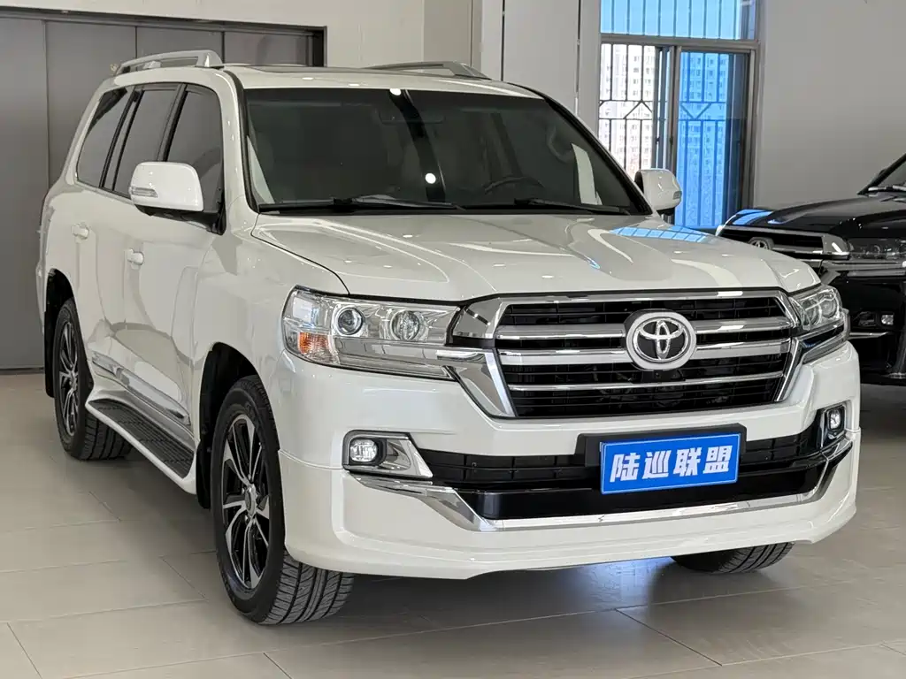 Toyota Land Cruiser 2020 — фото 2