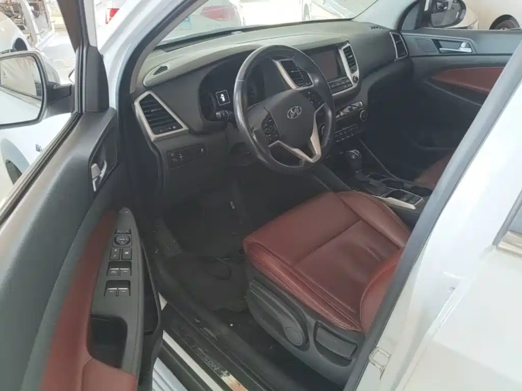 Hyundai Tucson 2015 — фото 16