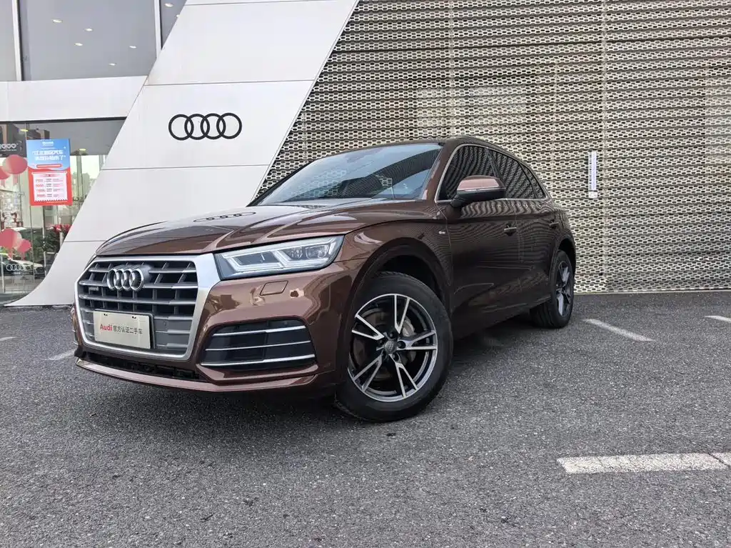 Audi Q5L 2019 — фото 1