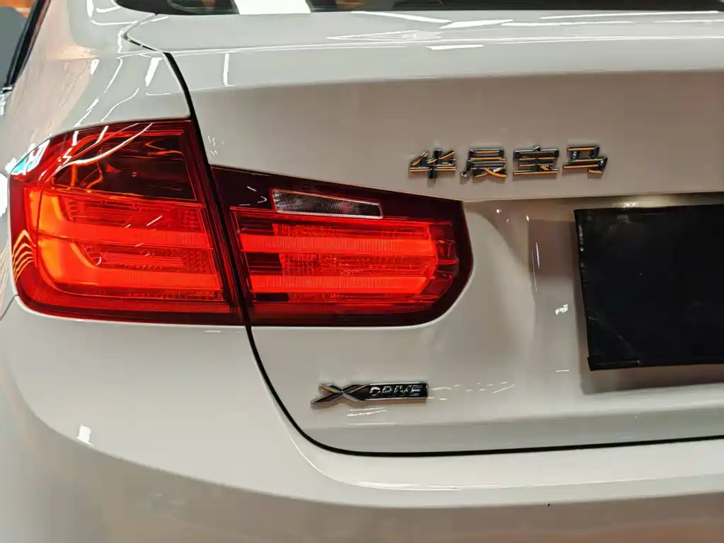 BMW 3 Series 2015 — фото 32