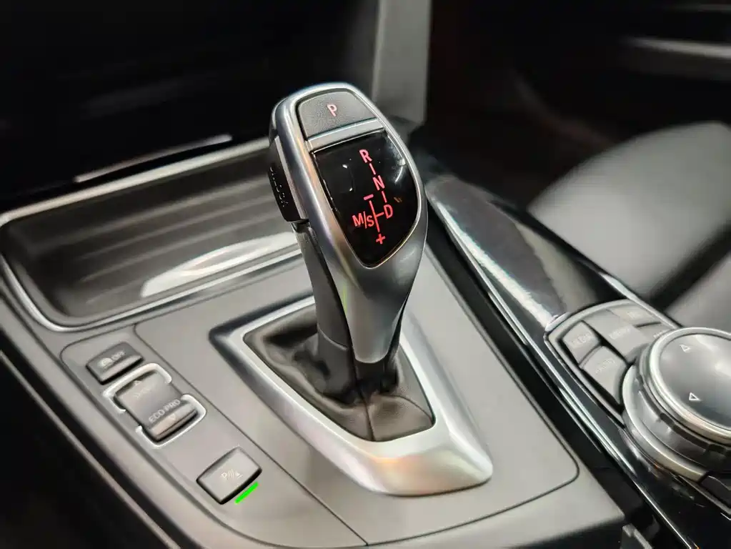 BMW 3 Series 2015 — фото 19