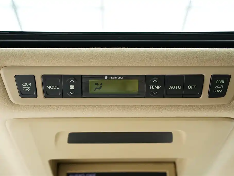 Toyota Alphard 2012 — фото 13
