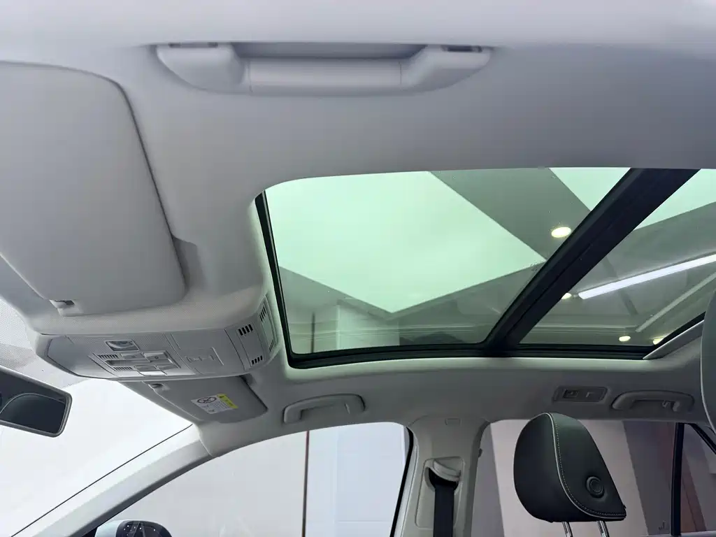 Volkswagen T-Roc 2023 — фото 14