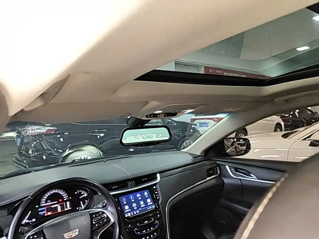 Cadillac XTS 2018 — фото 18