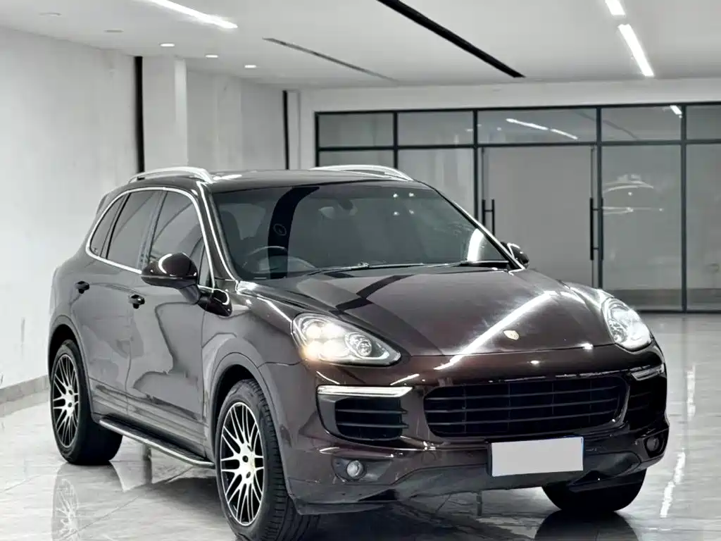Porsche Cayenne 2017 — фото 1