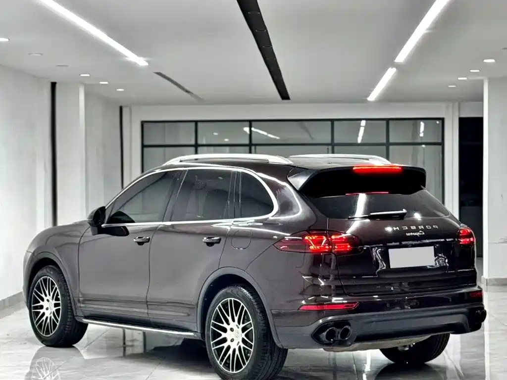 Porsche Cayenne 2017 — фото 8