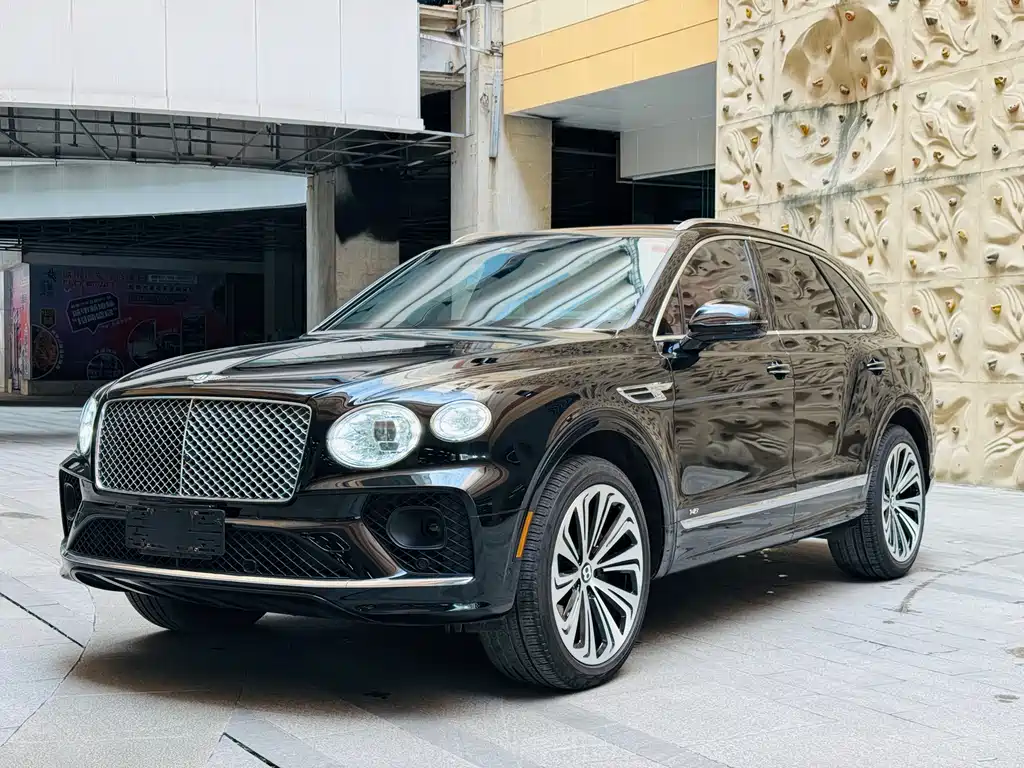 Bentley Bentayga 2022 — фото 1