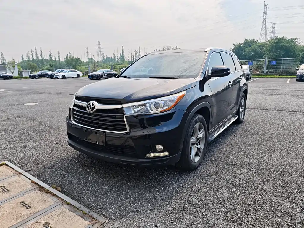 Toyota Highlander 2017 — фото 1