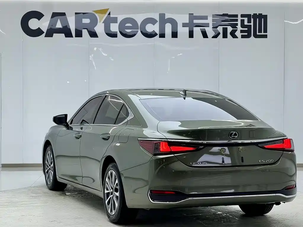 Lexus ES 2021 — фото 17