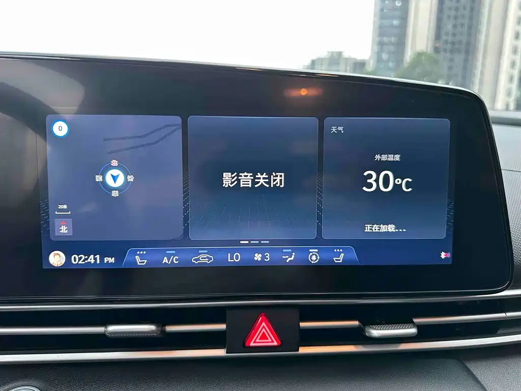Hyundai Elantra 2022 — фото 17