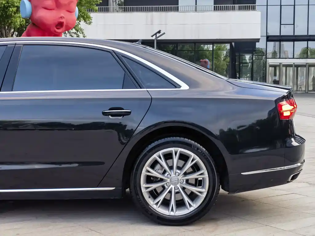 Audi A8 2015 — фото 10