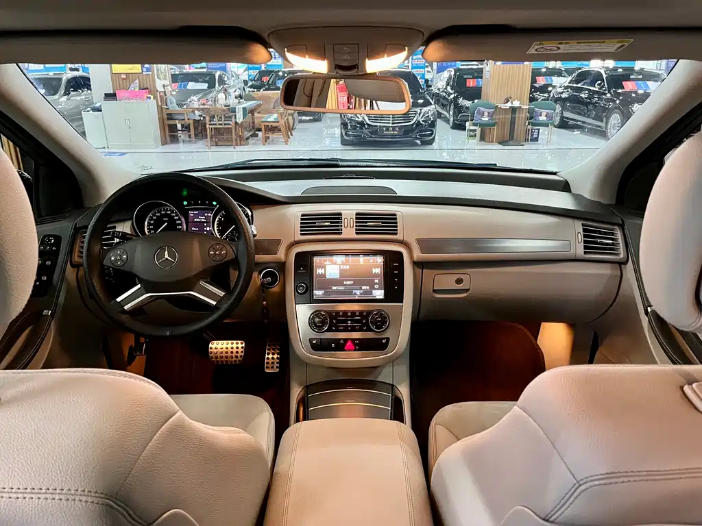 Mercedes-Benz R-Class 2016 — фото 12