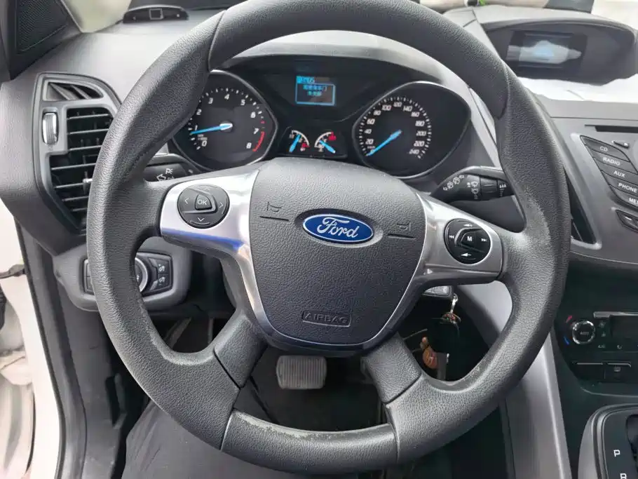 Ford Kuga 2016 — фото 14