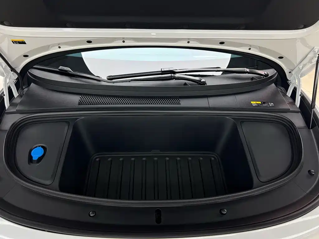 Li Auto i6 2025 — фото 23