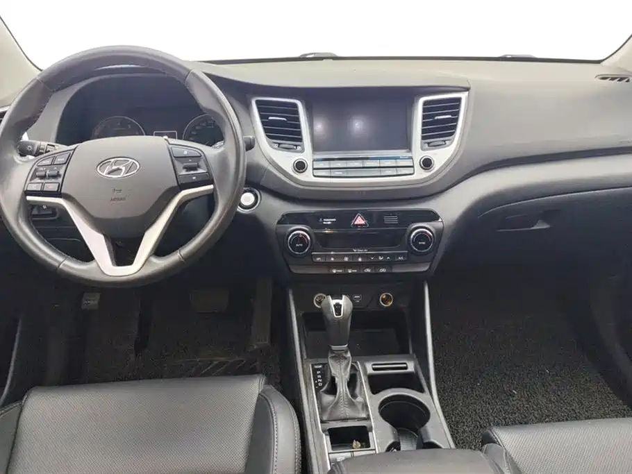 Hyundai Tucson 2018 — фото 12