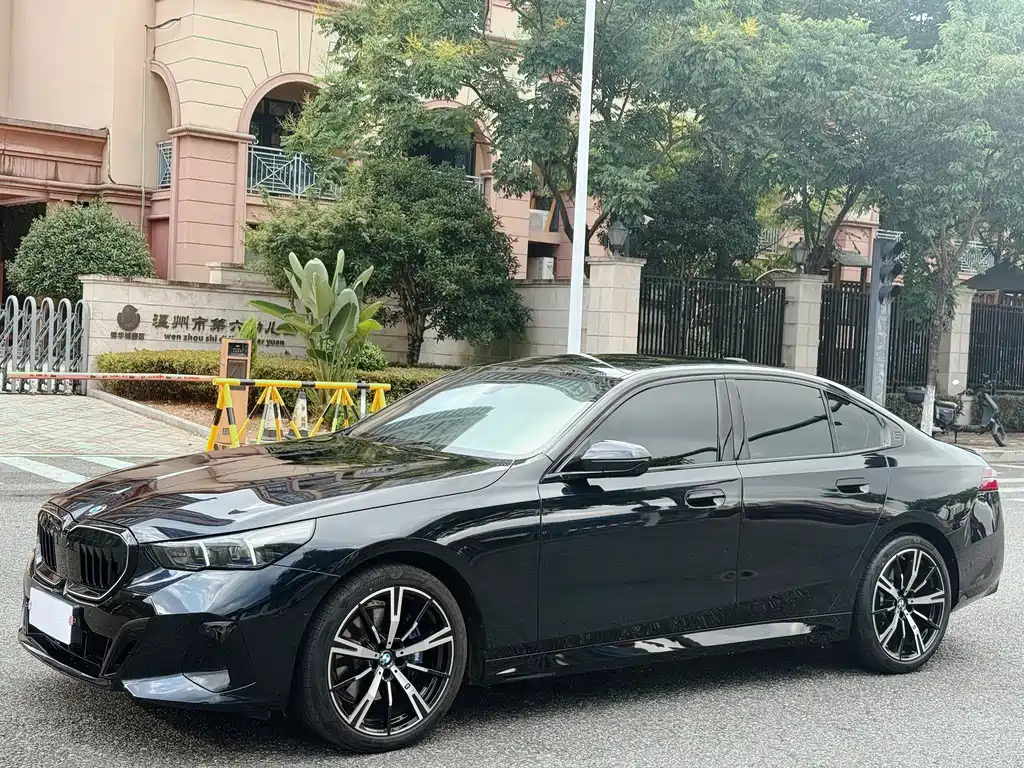 BMW 5 Series 2026