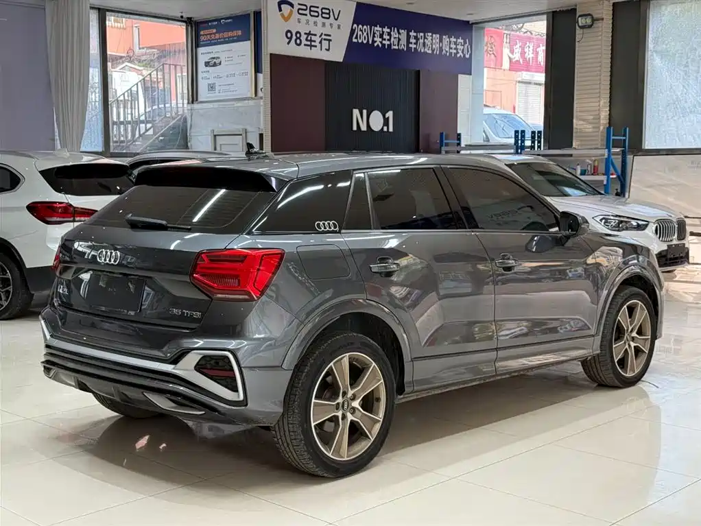 Audi Q2L 2023 — фото 4