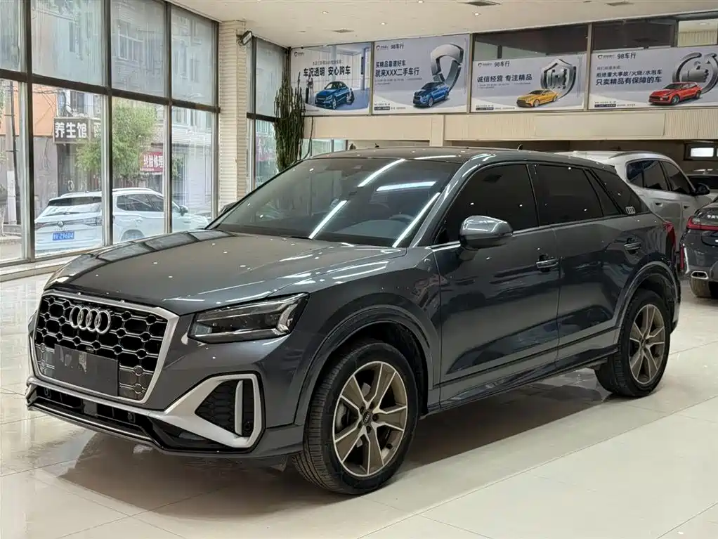 Audi Q2L 2023 — фото 1