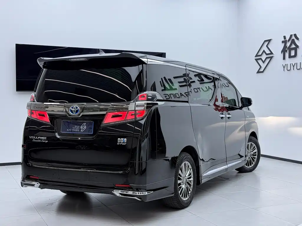 Toyota Vellfire 2020 — фото 17