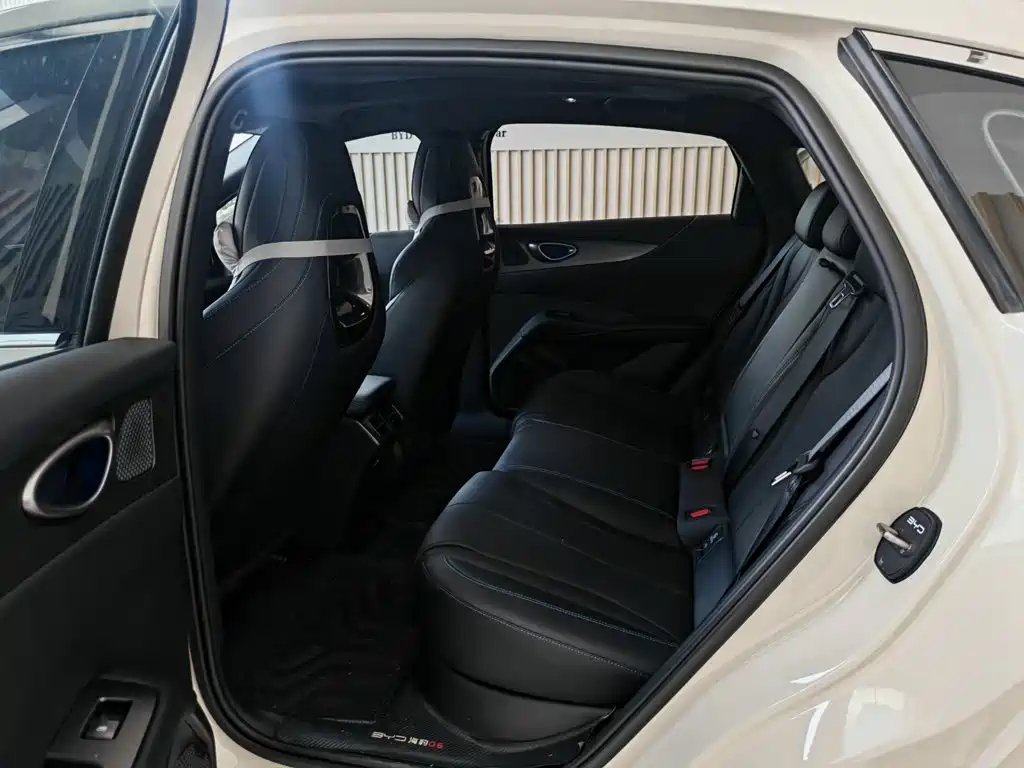 BYD Seal 06 2025 — фото 10