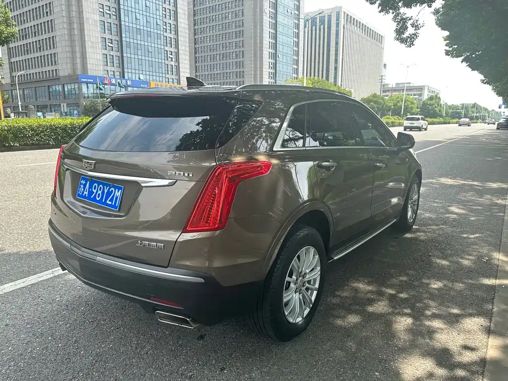 Cadillac XT5 2016 — фото 9