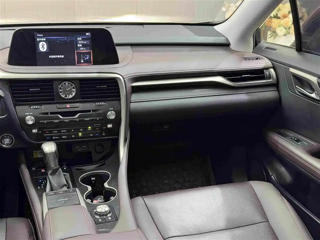 Lexus RX 2022 — фото 18