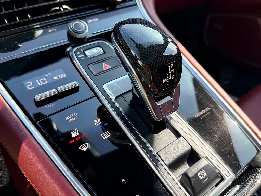 Porsche Panamera New Energy 2019 — фото 12