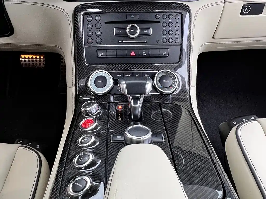 Mercedes-Benz SLS AMG 2012 — фото 15