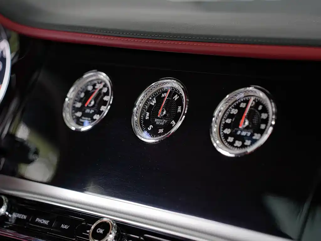 Bentley Continental 2022 — фото 12
