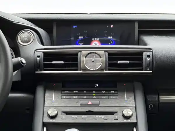 Lexus IS 2017