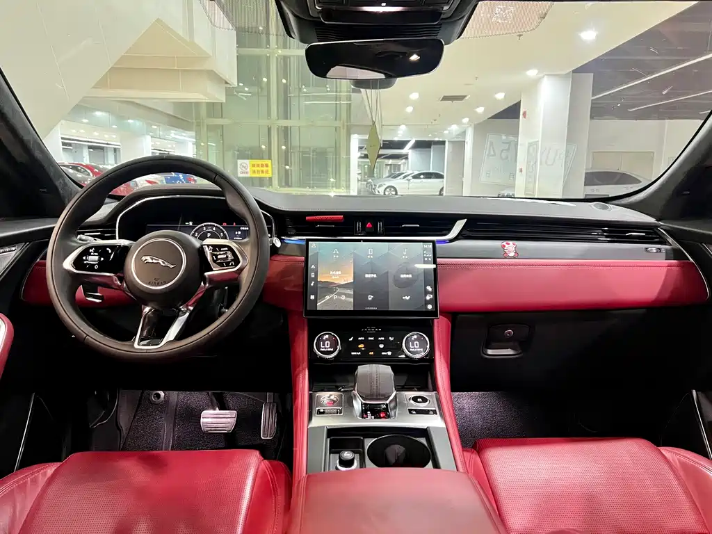 Jaguar F-PACE 2023 — фото 8