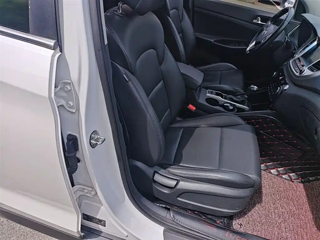 Hyundai Tucson 2017 — фото 25