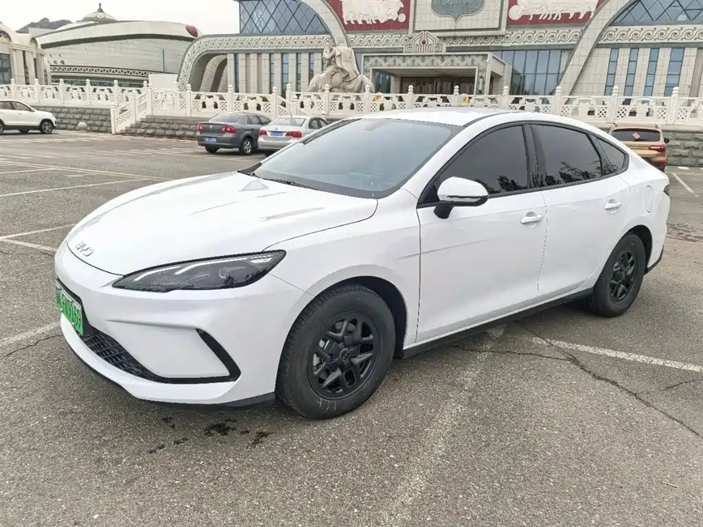 BYD Seal 05 DM-i 2025 — фото 2