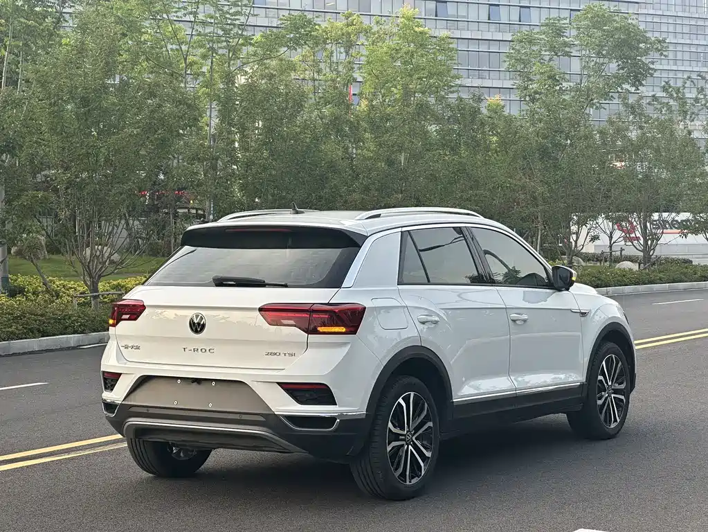 Volkswagen T-Roc 2023 — фото 16