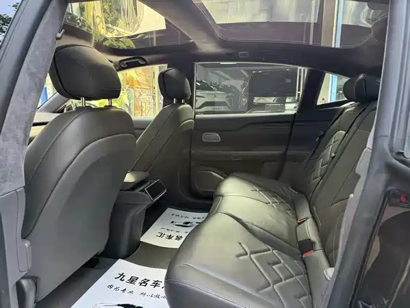 NIO ET7 2022
