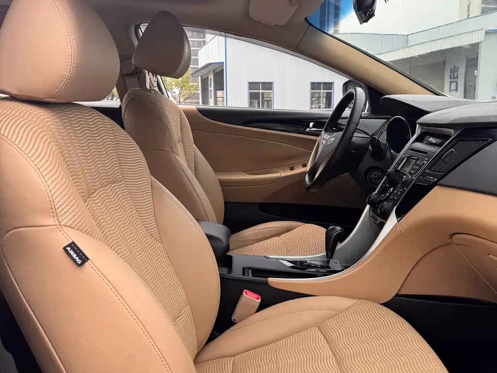 Hyundai Sonata 2016 — фото 13
