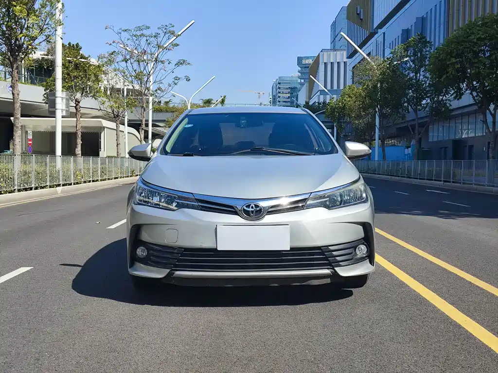 Toyota Corolla 2018 — фото 2