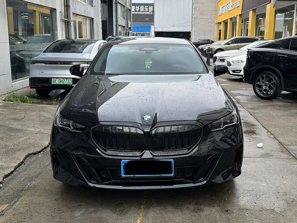 BMW 5 Series 2025