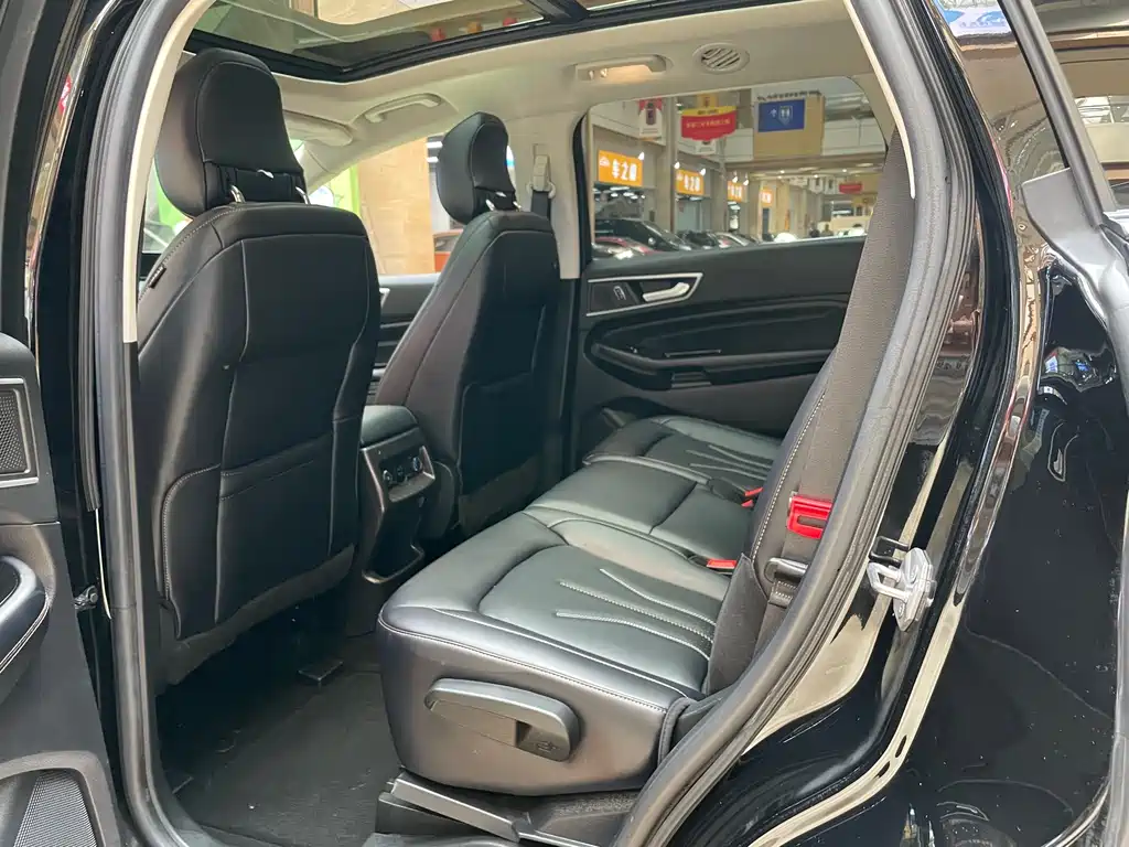 Ford Edge 2022 — фото 13