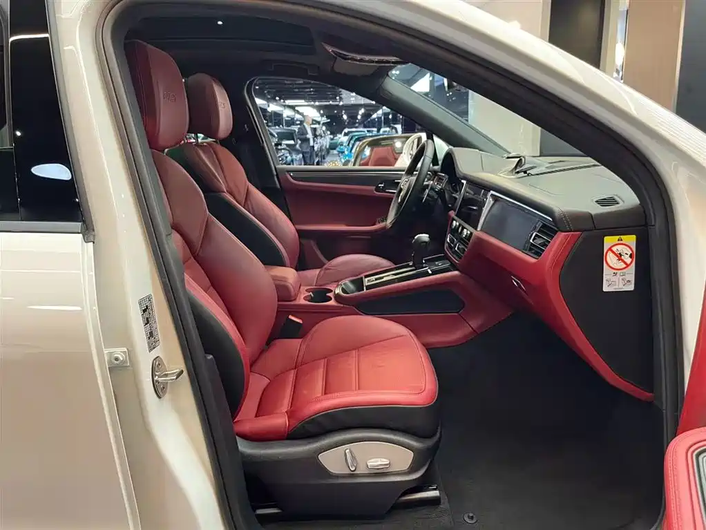 Porsche Macan 2023 — фото 14