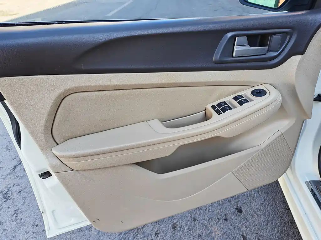 Ford Focus 2014 — фото 11