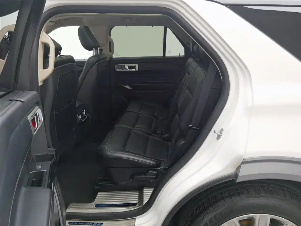 Ford Explorer 2021 — фото 15