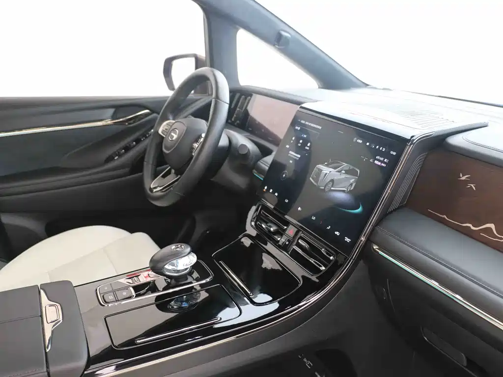 GAC Motor Trumpchi M8 2023 — фото 5