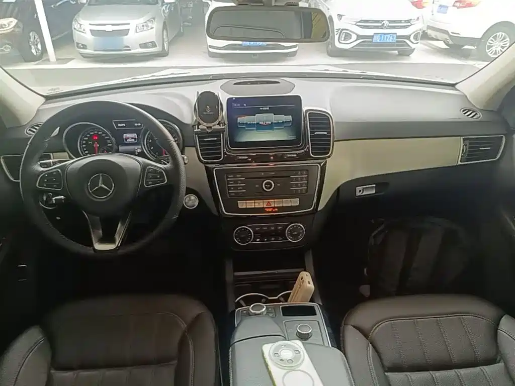 Mercedes-Benz GLE 2015 — фото 10