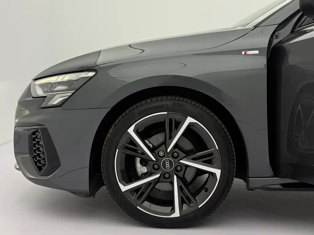 Audi A3 2023 — фото 22