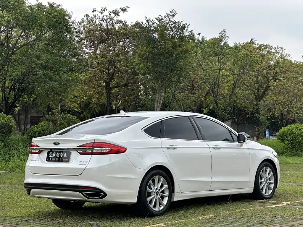 Ford Mondeo 2018 — фото 7