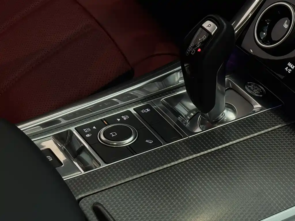 Land Rover Sport 2020 — фото 21
