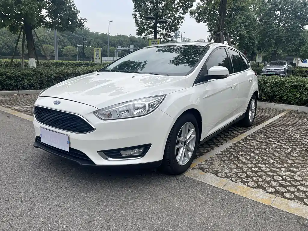 Ford Focus 2018 — фото 1