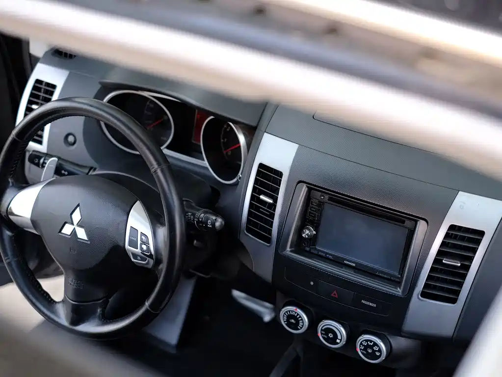 Mitsubishi Outlander 2009 — фото 44