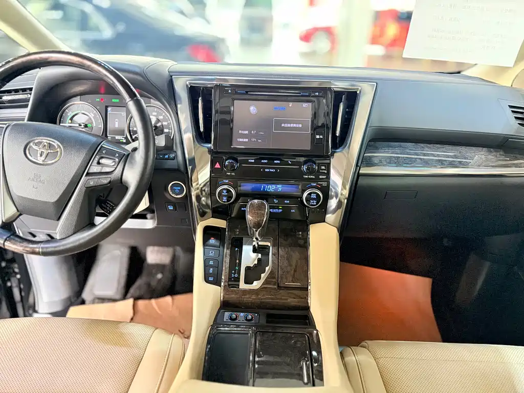 Toyota Vellfire 2019 — фото 11